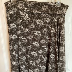 Women’s stretchy XL skirt